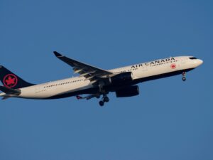 Un pilote d&rsquo;Air Canada accusé d&rsquo;avoir volé pendant 17 ans sans licence appropriée